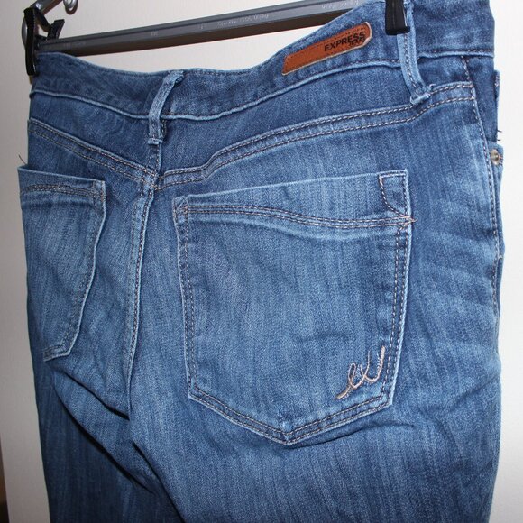 FREE WITH ANY PURCHASE❤️Express jeans leggings Stella low rise denim distressed - Picture 9 of 10